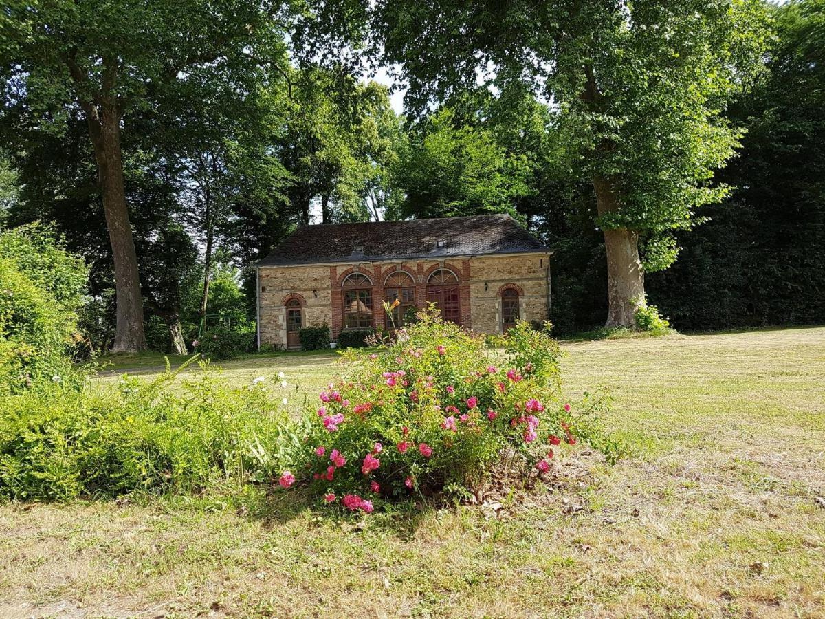 Logis Relais Des Cailleres Hotel Saint Pavace Exterior foto